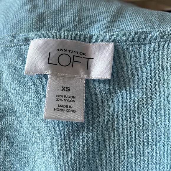 LOFT Blue Sleeveless Sweater - Picture 3 of 3